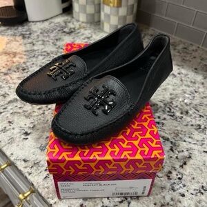 Tory Burch Lowell 2 Driver. Size 6. brand new. Retail is $265